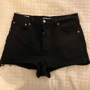 Levi’s Ribcage Shorts